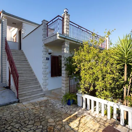 Dalero 1 By Interhome